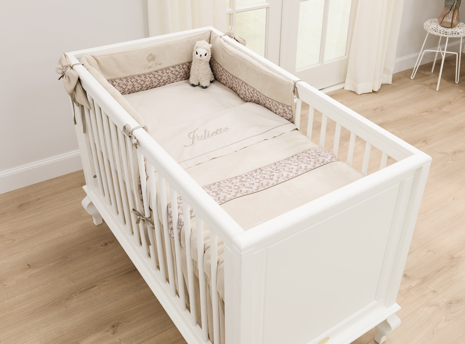 Luxe Bedrand 'Royal'  60 cm Magnolia met Suède & Satijn